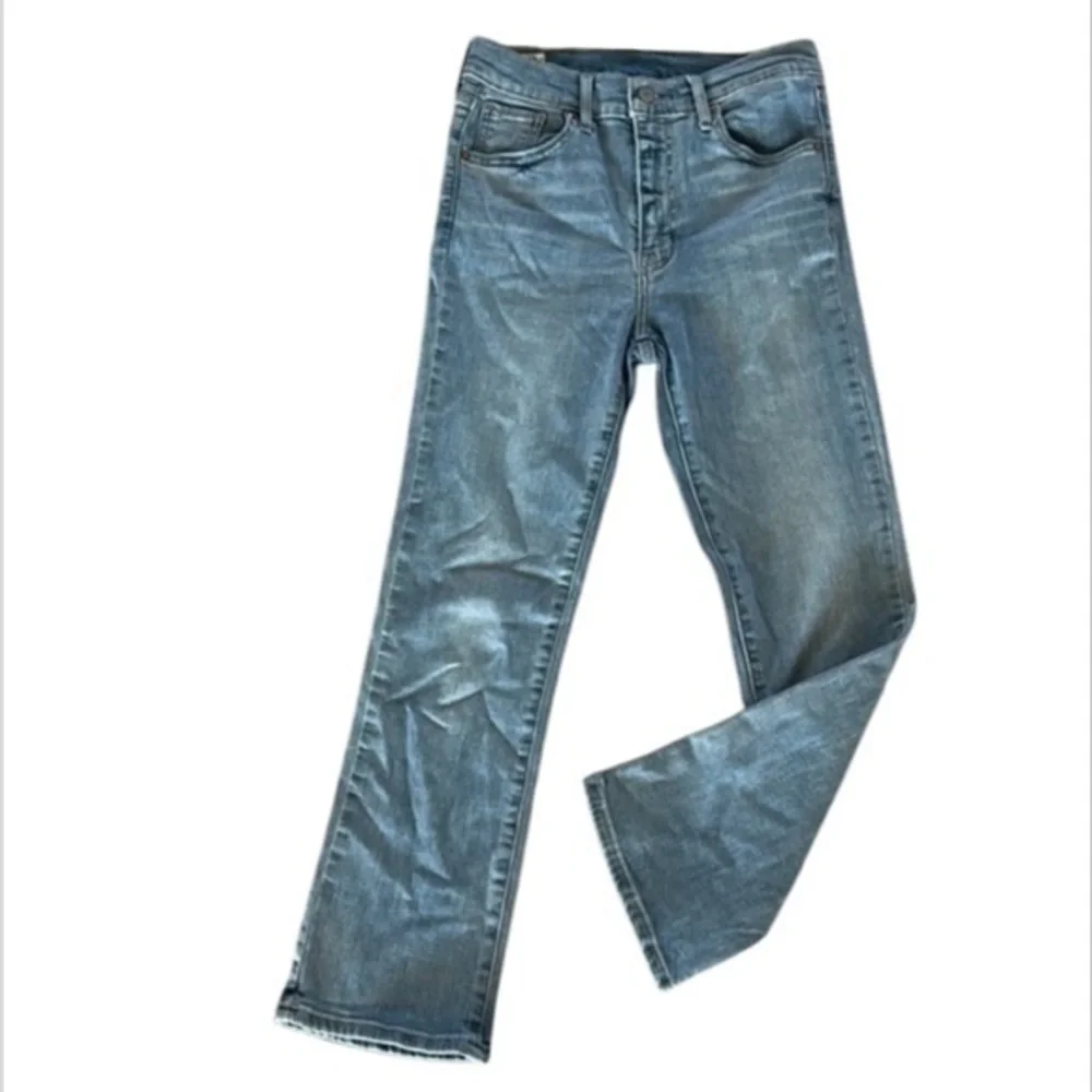 Levi’s premium denim size 26 straight leg ankle jeans